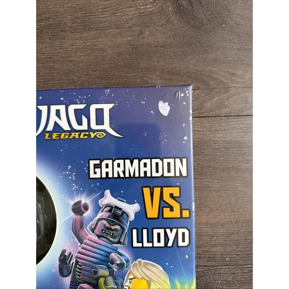 LEGO Ninjago Legacy Garmadon vs. Lloyd Pop-Up Scene Set with 2 Books NEW SEALES